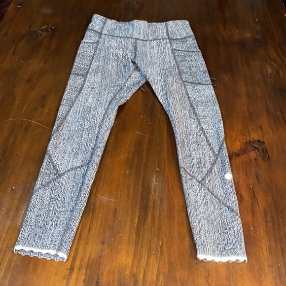 LULULEMON REFLECTIVE YOGA PANTS🍋 - Picture 3 of 15